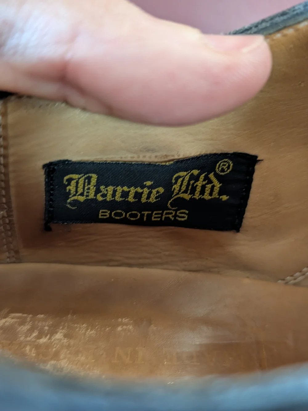BARRIE LTD. Black Leather Bench Made In England Norwegian Split Toe Derby Shoes